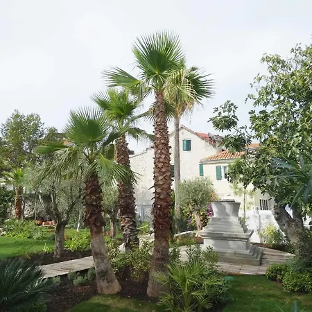Divota Hotel 4*