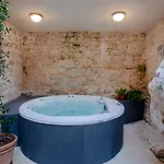 Divota Hotel